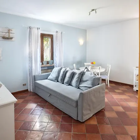 Cason Degli Ulivi-apt Marine